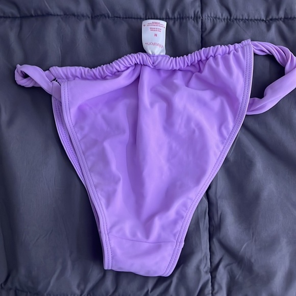 Bikini - Picture 5 of 6